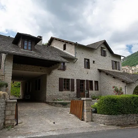 Le Roucadel Guest house *